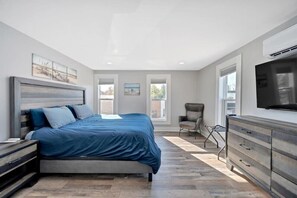 7 bedrooms, desk, iron/ironing board, WiFi