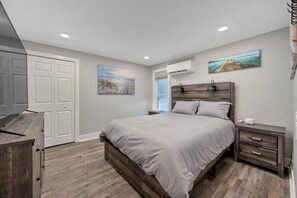 7 habitaciones, escritorio, tabla de planchar con plancha y wifi