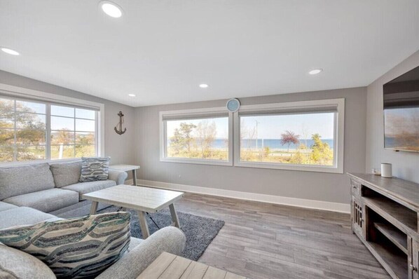 TV - Front St Lofts in Downtown TC (Traverse City)