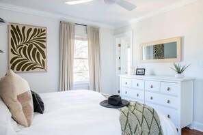 2 chambres, fer et planche à repasser, Wi-Fi, draps fournis