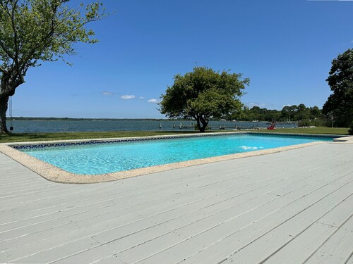 Minutes from Downtown St. Michaels | Pool | Kayaks | Private Dock | Newly Renova