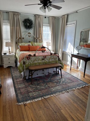 2 soverom, strykejern/-brett, wi-fi og sengetøy