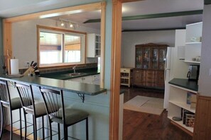 Fridge, microwave, oven, stovetop - Hearts Home - Traditional Waterfront Cottage with Great Views, Hot Tub, AC (Kawartha Lakes)
