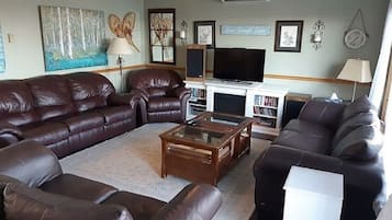 Téléviseur, foyer, jeux vidéo, lecteur de DVD