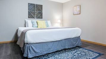 5 bedrooms, WiFi, bed sheets