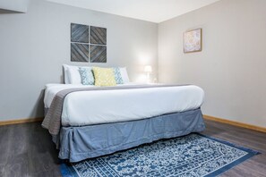 5 bedrooms, WiFi, bed sheets - 7th Heaven Guesthouse (Hermann)