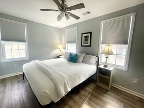 3 bedrooms, desk, iron/ironing board, WiFi