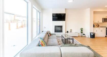 Fully furnished Family home with double garage available for rent