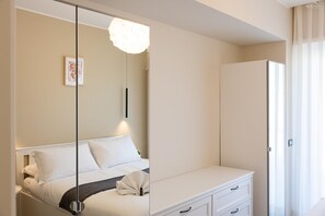 3 bedrooms, iron/ironing board, Internet, bed sheets