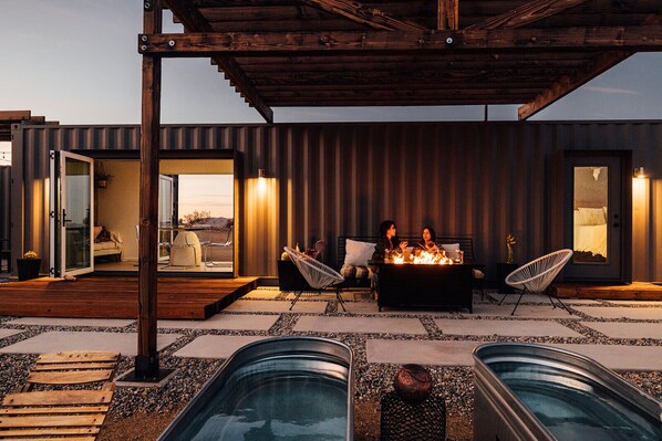 Terrace/patio - Hotel Reset prototype. 9 secluded acres.Art Gallery.Dark Skies.Hot tub. Aliens. (Joshua Tree)