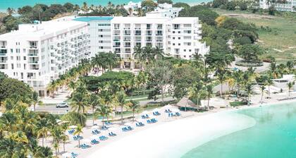 LUXURY APARTMENT ON THE SEA VIEW BEACH