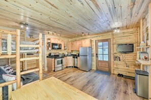 Interior - Cozy Island Park Cabin, 20 Mi to Yellowstone! (Island Park)