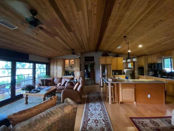 Smart TV, fireplace, DVD player, books