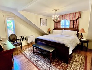 Luxury Room, 1 King Bed, Bathtub, Garden View | Egyptian cotton sheets, premium bedding, down comforters, pillowtop beds