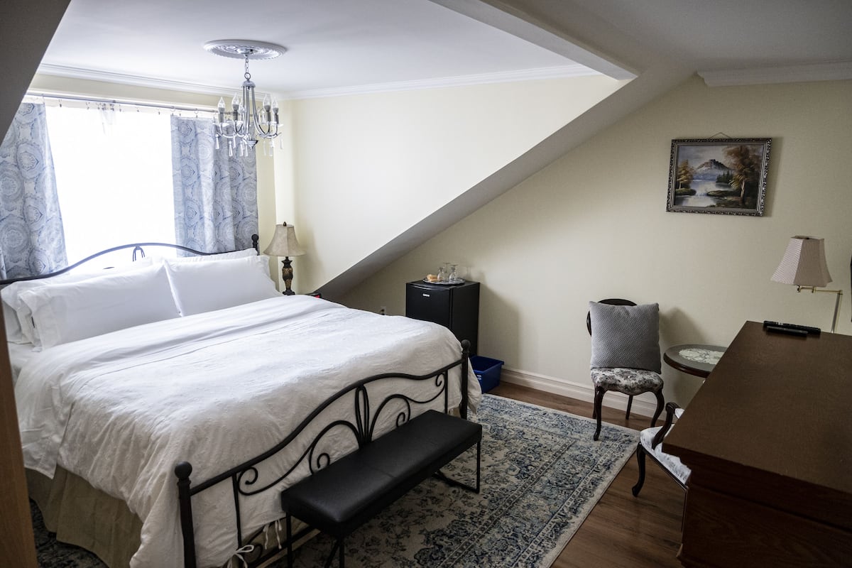 Habitación de lujo, 1 cama King size, para no fumadores, hidromasaje | Sábanas de algodón egipcio, ropa de cama de alta calidad y edredón