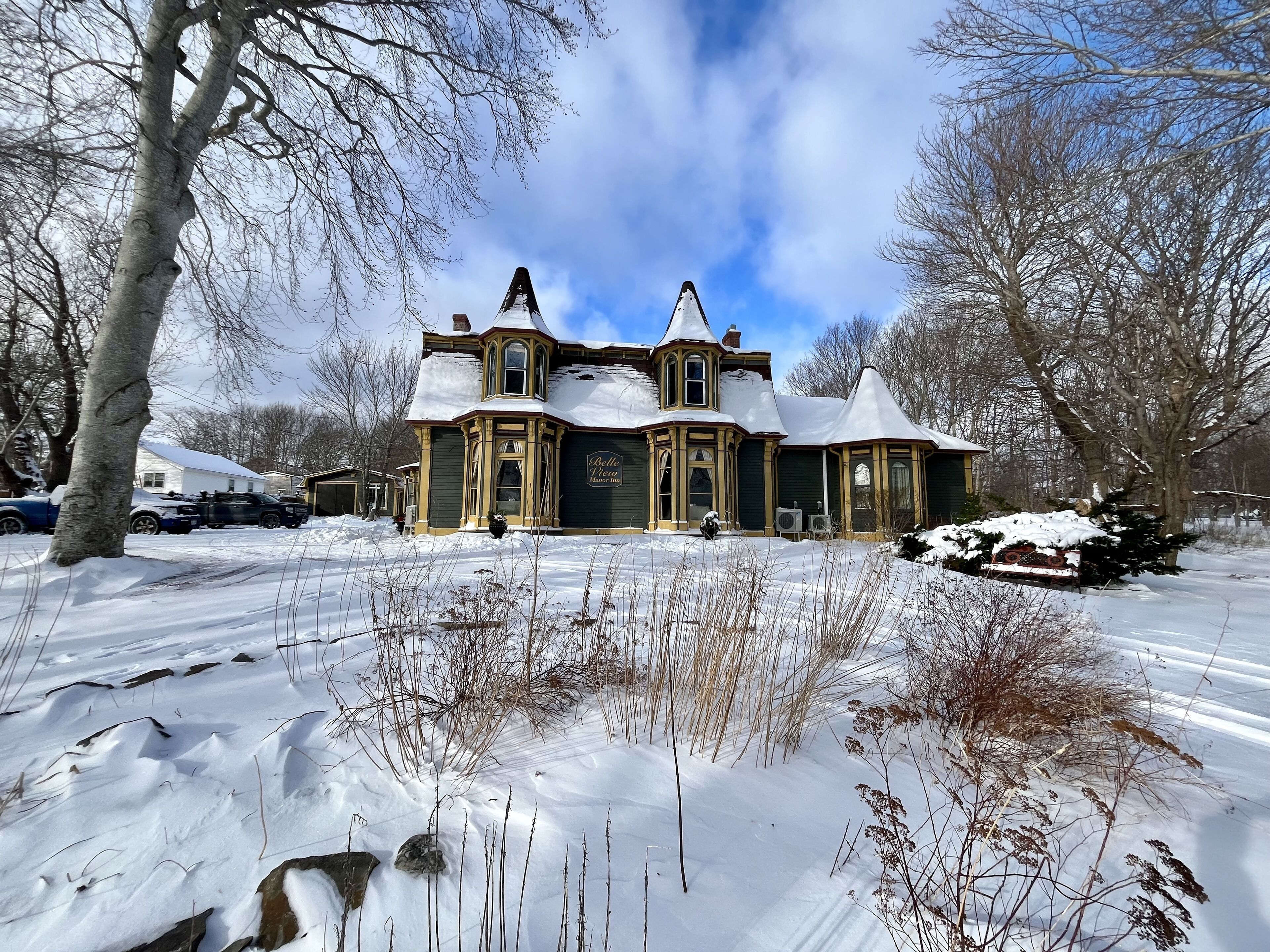 숙박 시설 정면