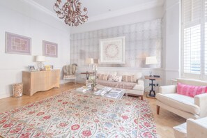 Interior - Serene Studio Hideaway, Kensington and Chelsea (London)