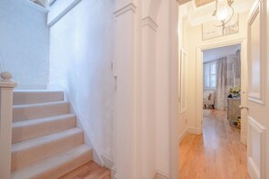 Interior - Serene Studio Hideaway, Kensington and Chelsea (London)