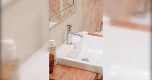 Baignoire, séchoir à cheveux