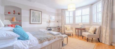 1 bedroom, iron/ironing board, internet, bed sheets