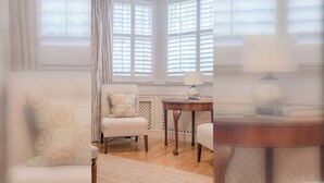 Interior - Serene Studio Hideaway, Kensington and Chelsea (London)