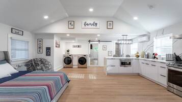 1 habitación, escritorio y wifi