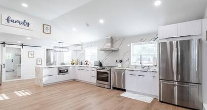 Ultra-Modern Studio | Near Hospital & NYCIM | WiFi