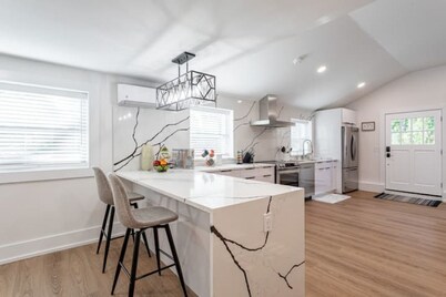 Ultra-Modern Studio | Near Hospital & NYCIM | WiFi