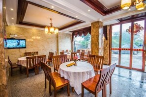 Restaurant - Foguang Hotel (Emeishan)