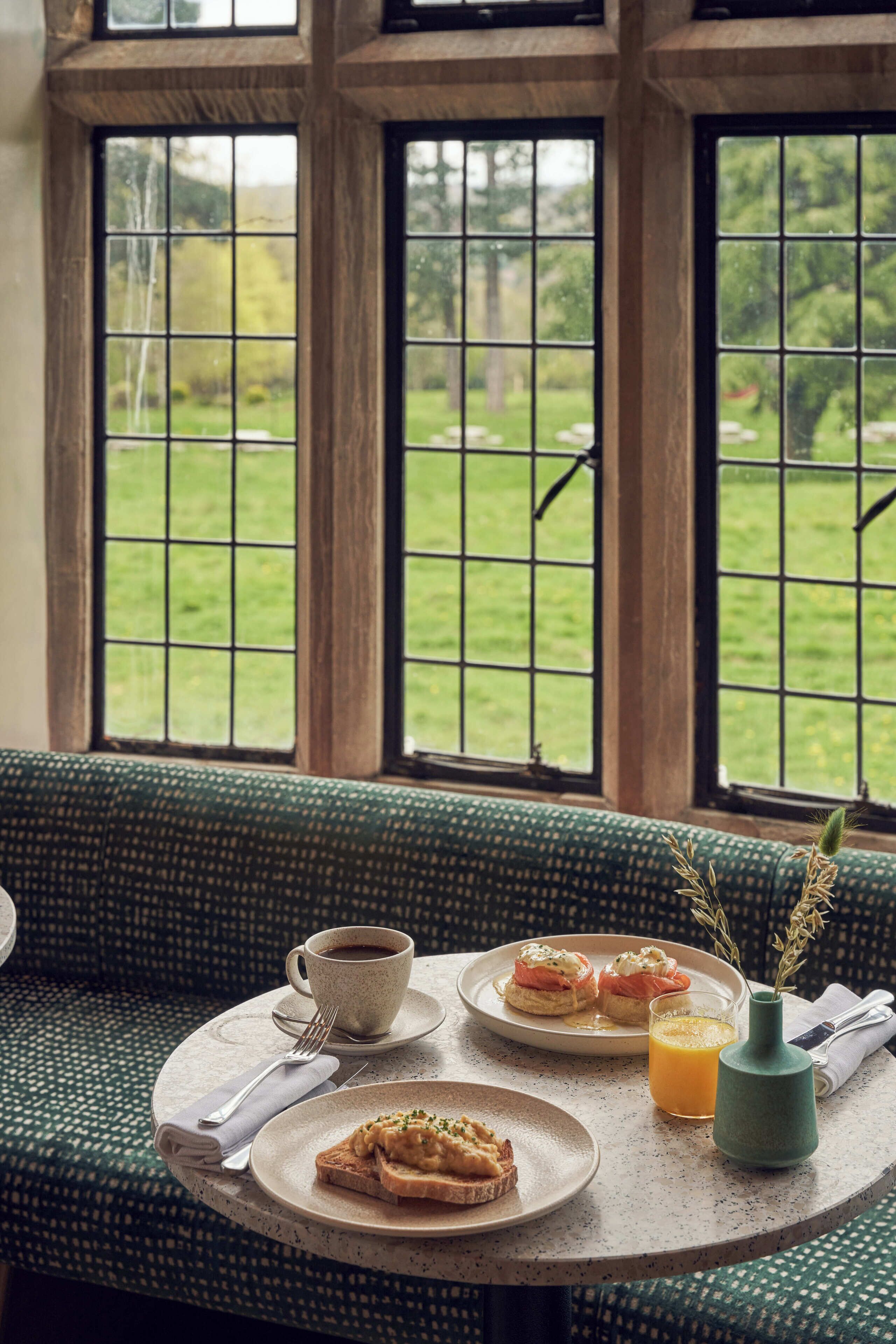 Daily buffet breakfast (GBP 20 per person)