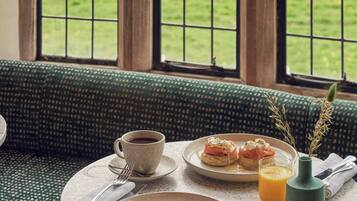 Daily buffet breakfast (GBP 20 per person)