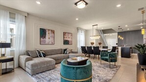 Unclassified image, 3 of 88, button - 7 Bedrooms/ 5.5 Bathrooms/ Windsor Island (3841 LA) (Davenport)