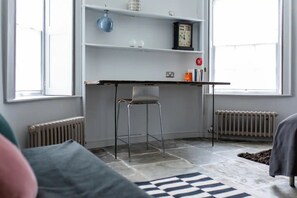 Interior - Luxury one bedroom apartment near centre of Bath (Bath)