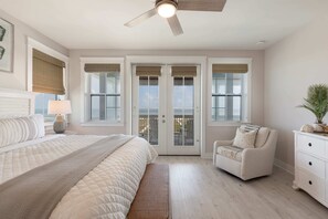 5 slaapkamers, een bureau, een strijkplank/strijkijzer, wifi