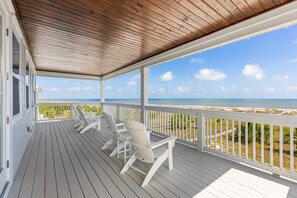 Property grounds - Kaikoura Oceanfront Beach House (Port St. Joe)