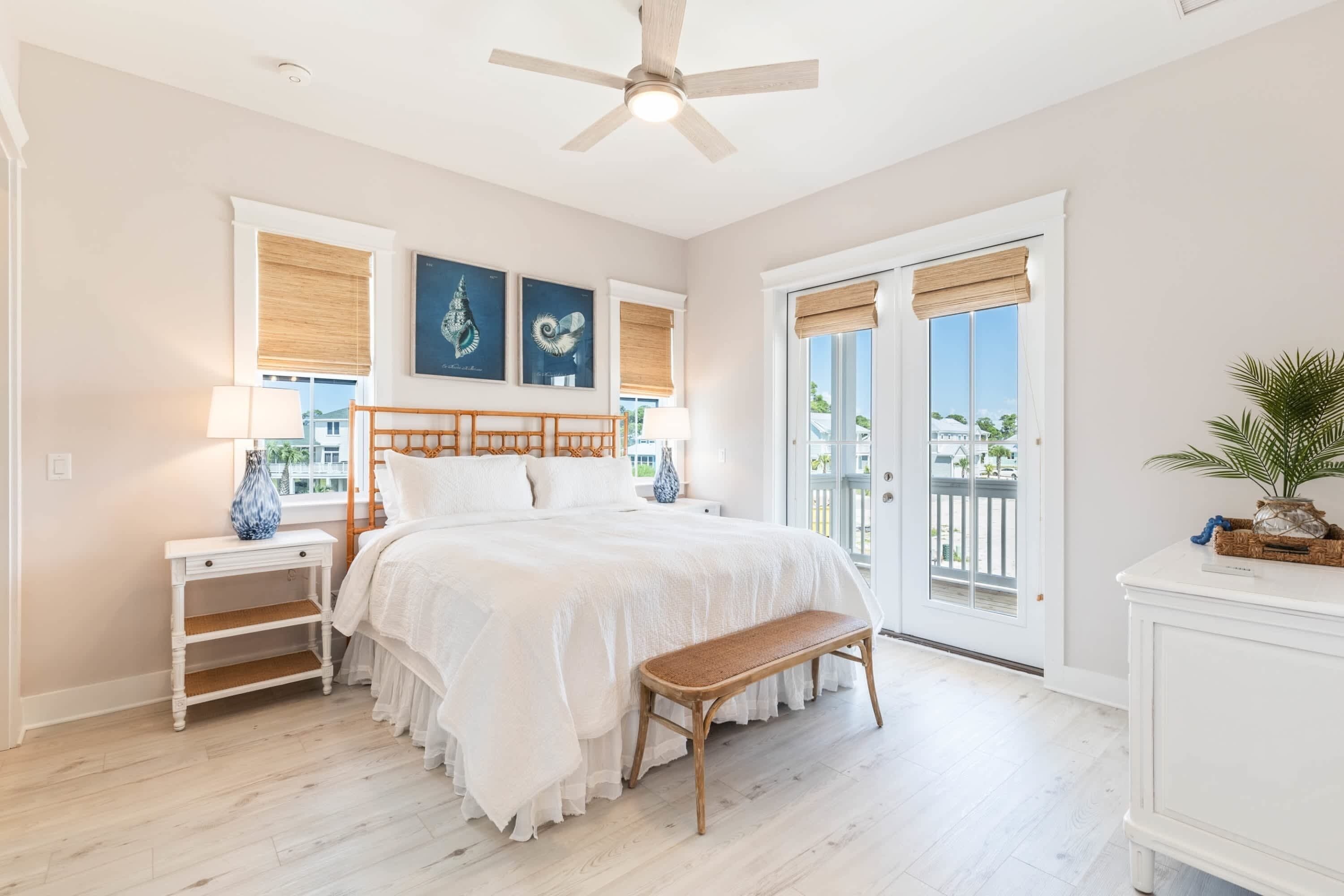 5 bedrooms, desk, iron/ironing board, WiFi