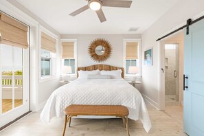 5 Schlafzimmer, Schreibtisch, Bügeleisen/Bügelbrett, WLAN