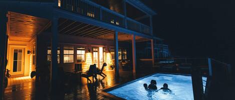 Tina de hidromasaje al aire libre