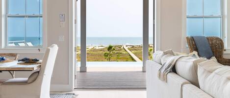 TV, caminetto, studio