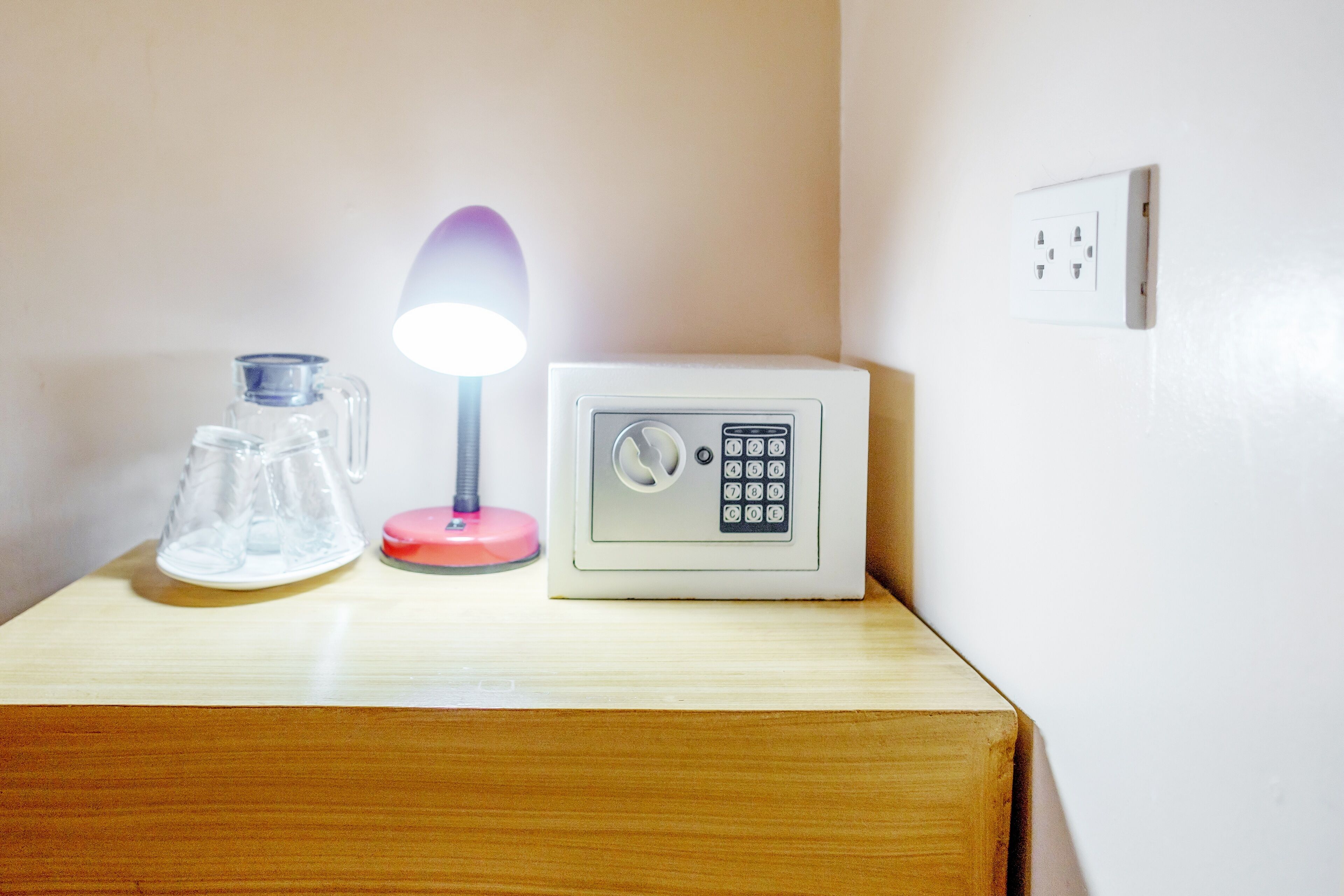 Photo - White Shamrock Beach Hotel