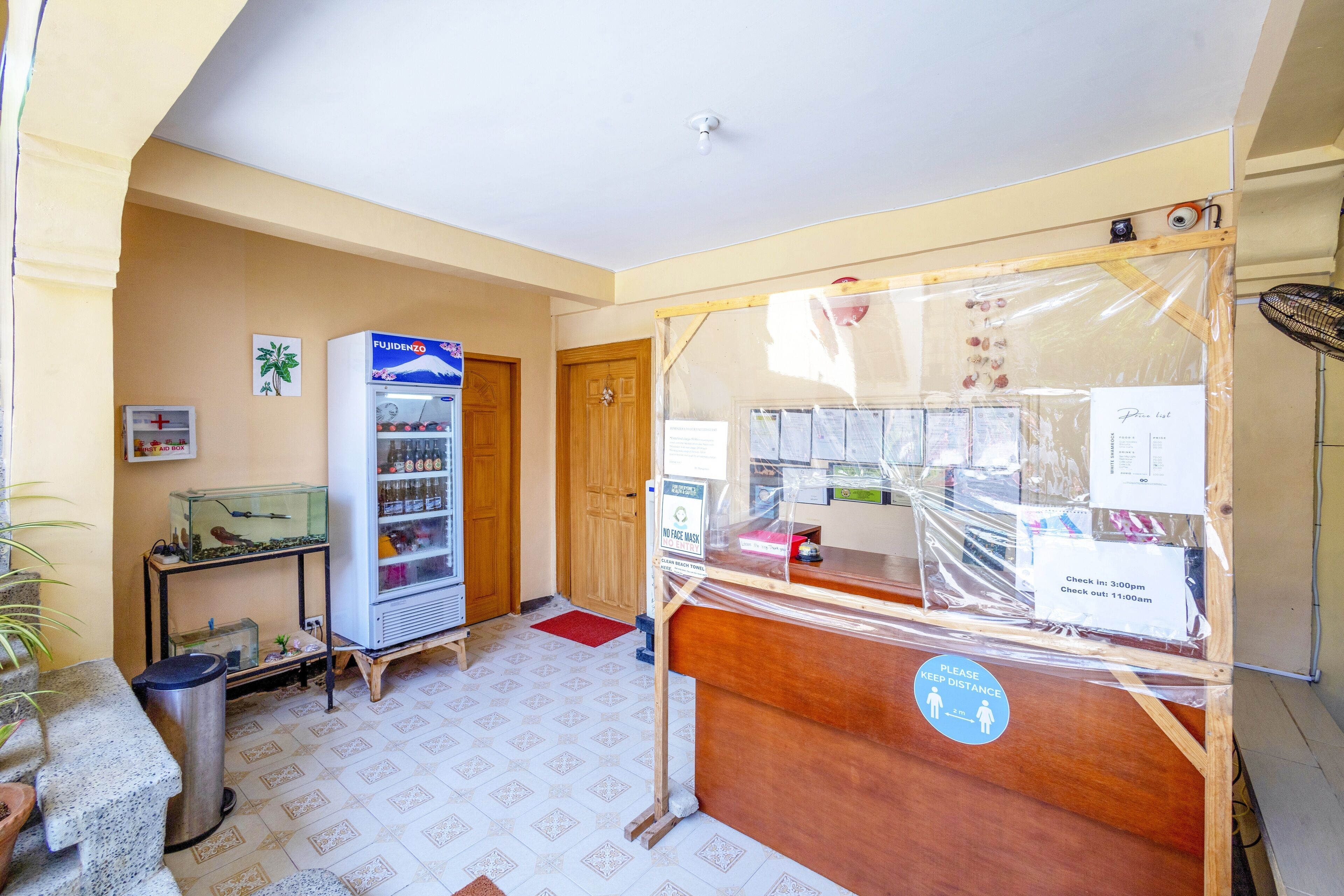 Photo - White Shamrock Beach Hotel