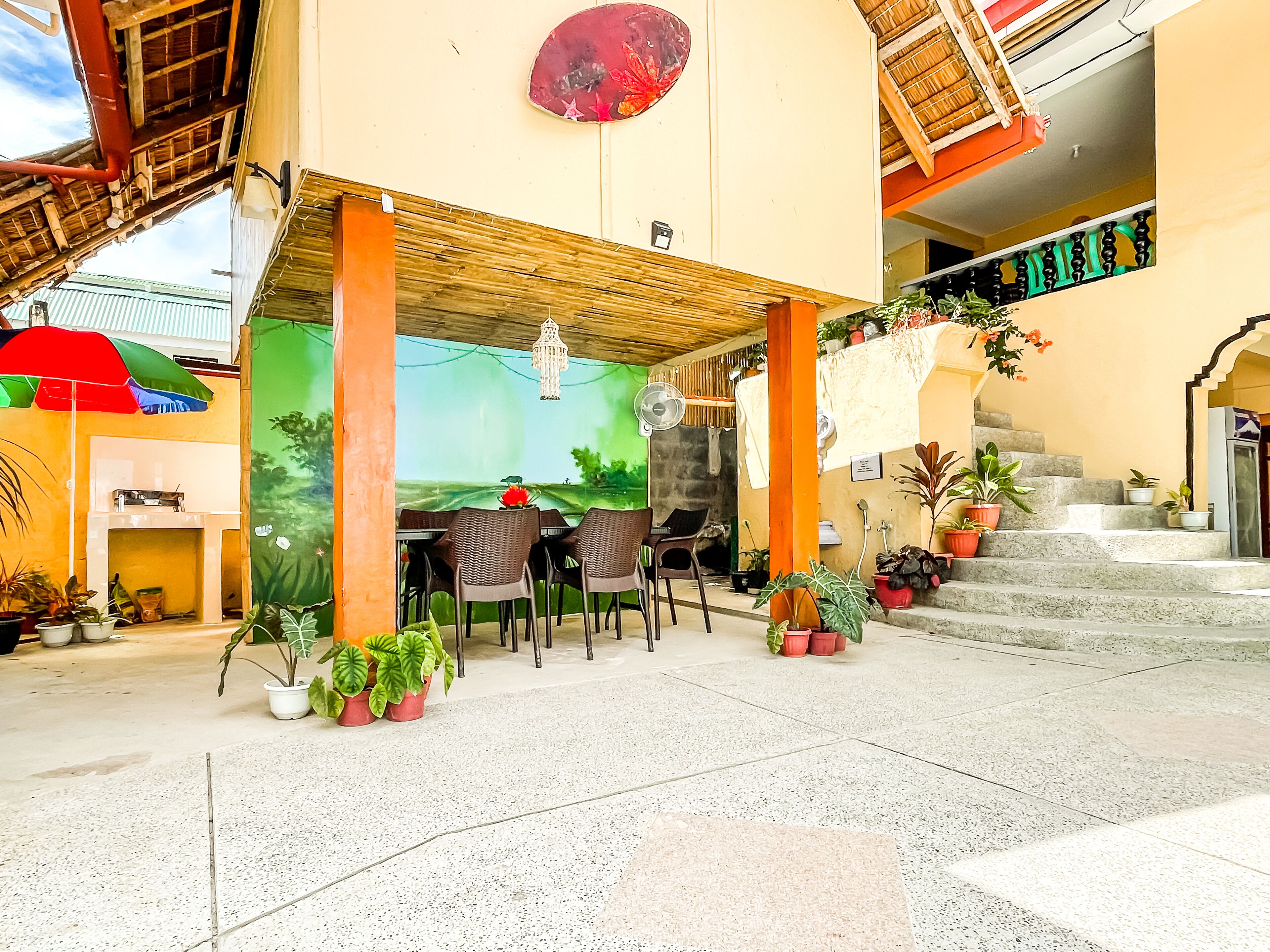 Photo - White Shamrock Beach Hotel