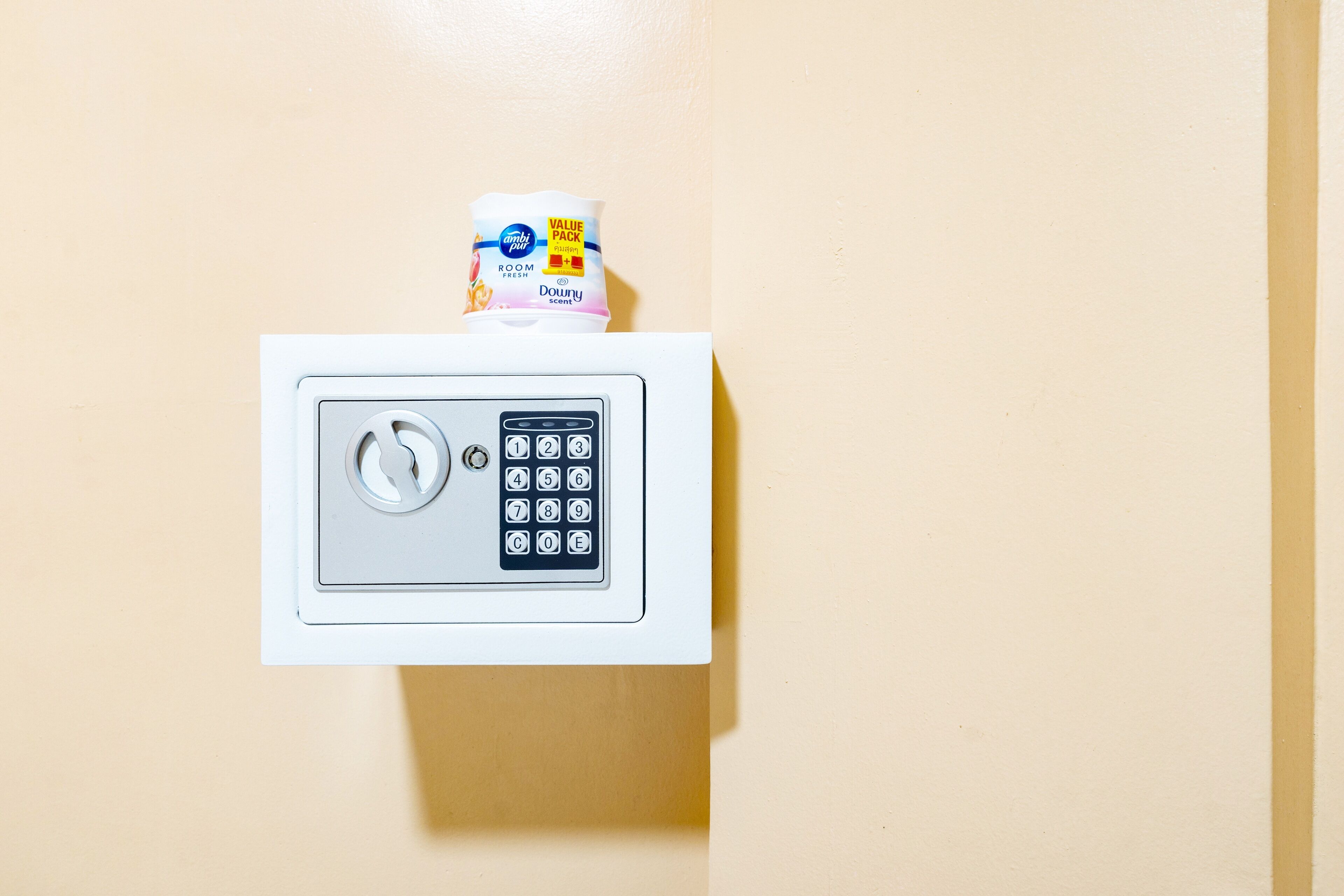 Photo - White Shamrock Beach Hotel