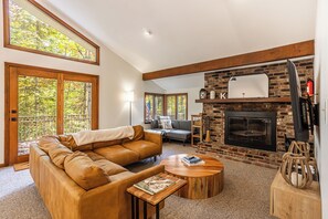 TV connectée, cheminée