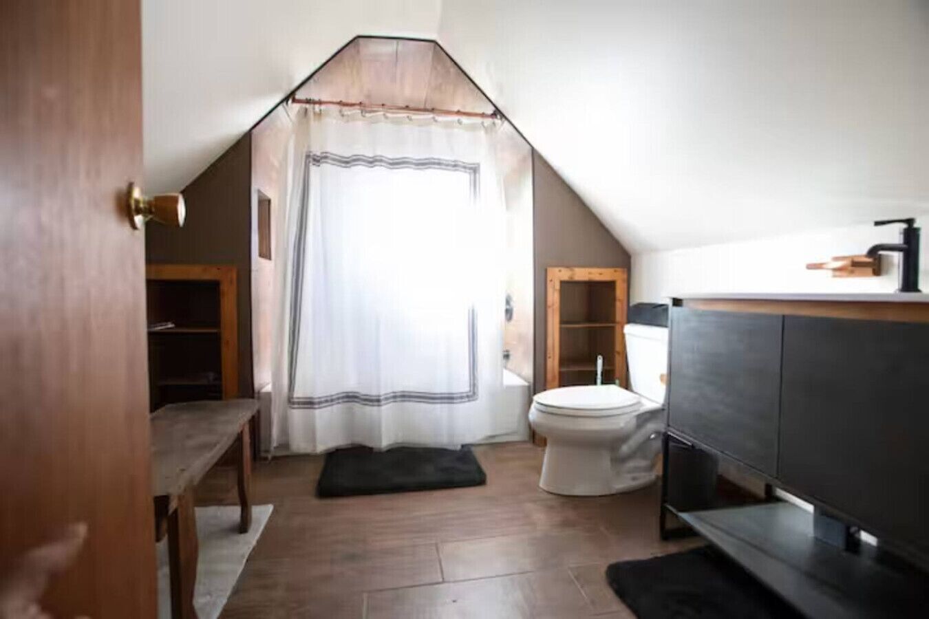 Umweltfreundliche Kosmetikartikel, Haartrockner, Handtücher