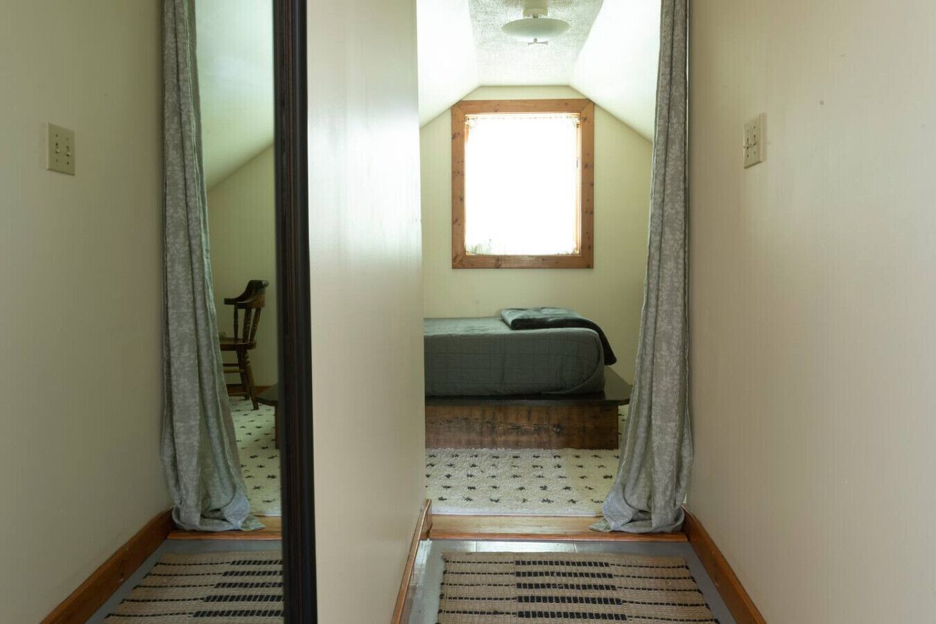 Una scrivania, ferro/asse da stiro, Wi-Fi gratuito, lenzuola