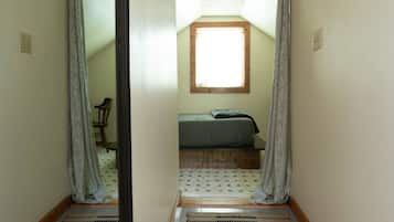 Una scrivania, ferro/asse da stiro, Wi-Fi gratuito, lenzuola