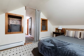 1 bedroom, desk, iron/ironing board, free WiFi