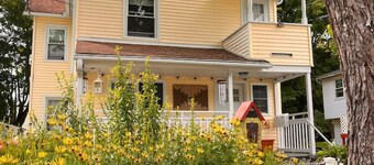 Cozy Attic 10 min to Llitchfield