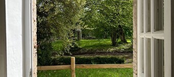 Charming cottage located in the park of a 17th century castle